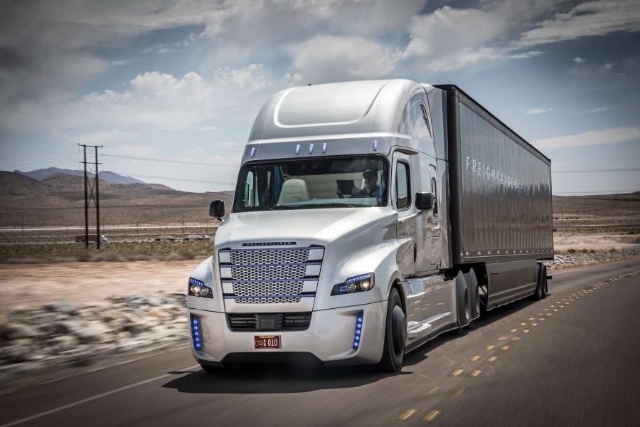  Freightliner Inspiration Truck 2015 года  (фото 15 из 15)
